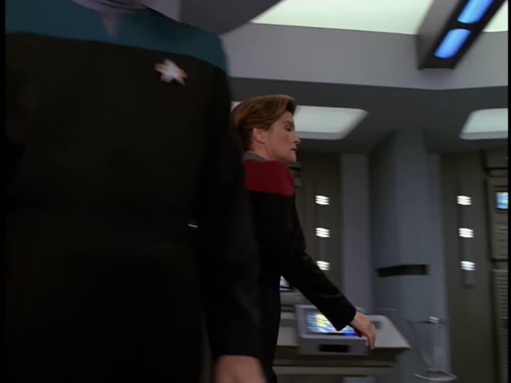 Hình ảnh tập 12 Star Trek: Voyager (Phần 1)