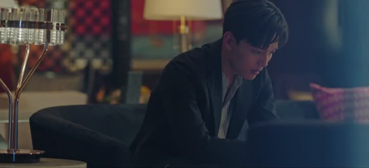 Tập 12 phim Khách Sạn Ma Quái