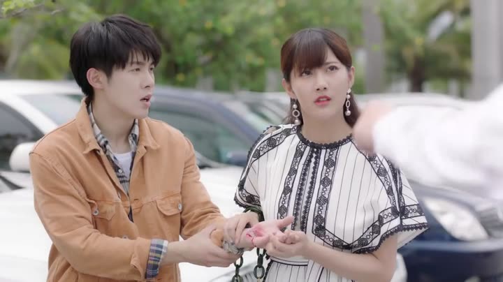 Tập 7 phim Truy Cầu : Hoa Khôi Ngoại Mạn Đấu Đầu Ngốc Bạch Ngọt